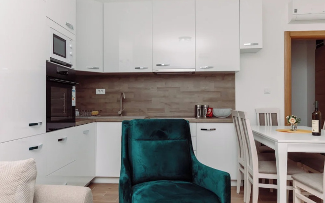 Waterfront Apartment Petrovina