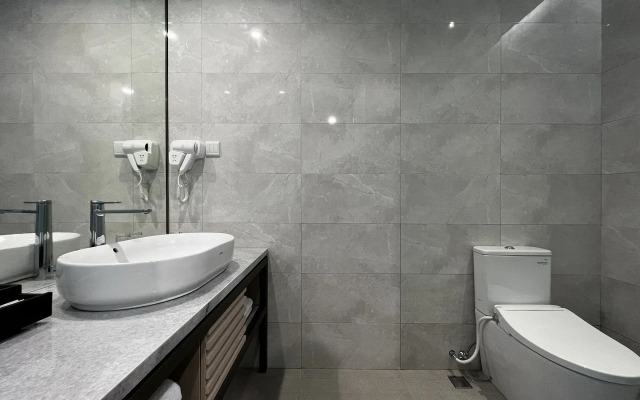 Ra Suites Simatupang