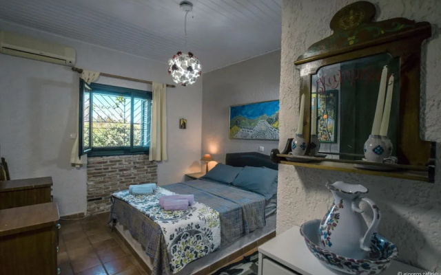 Nerotrivia Villa - Ocean Panorama and Lush Gardens