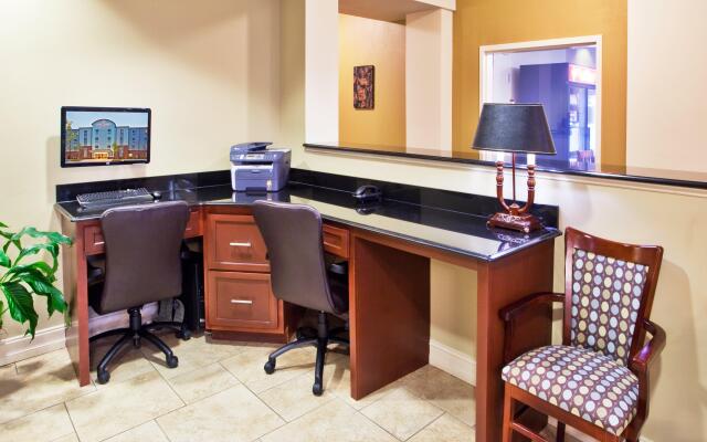 Candlewood Suites Athens by IHG