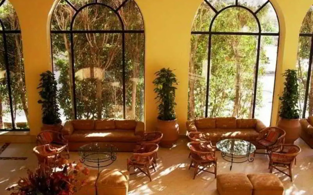 Jewels La Perla Hotel