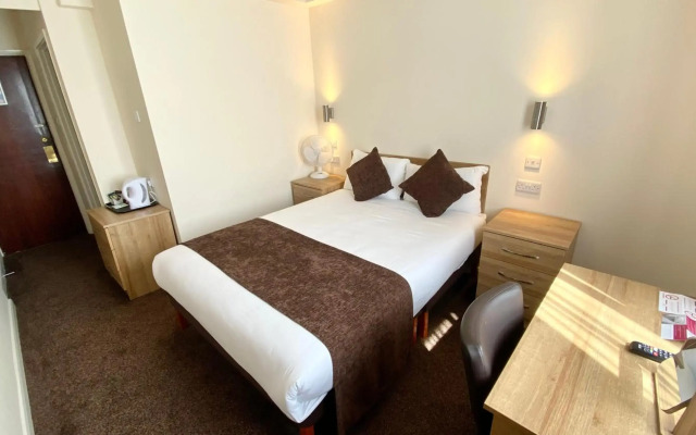 Russ Hill Hotel