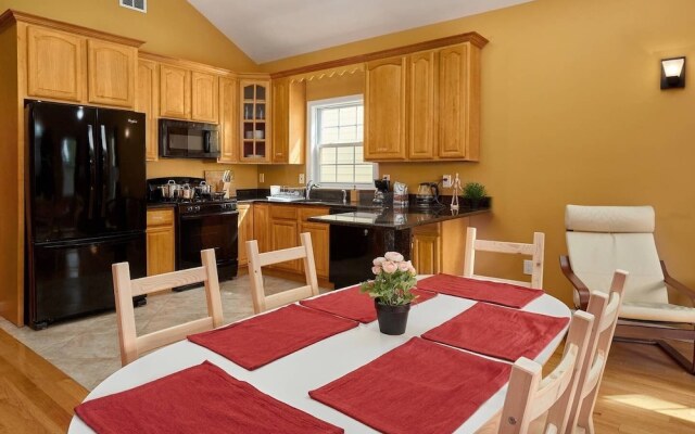 Bright, Spacious House!