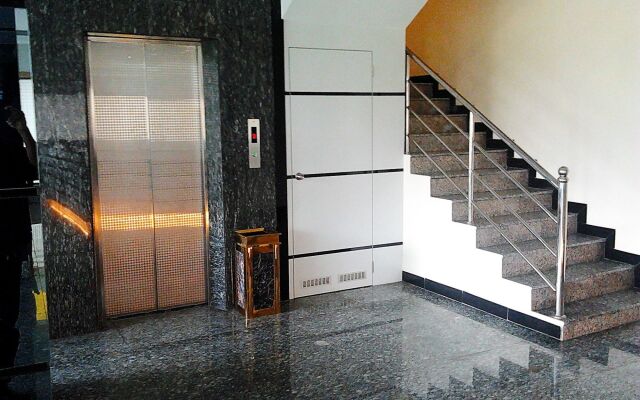 OYO 625 Hotel Golden Gate