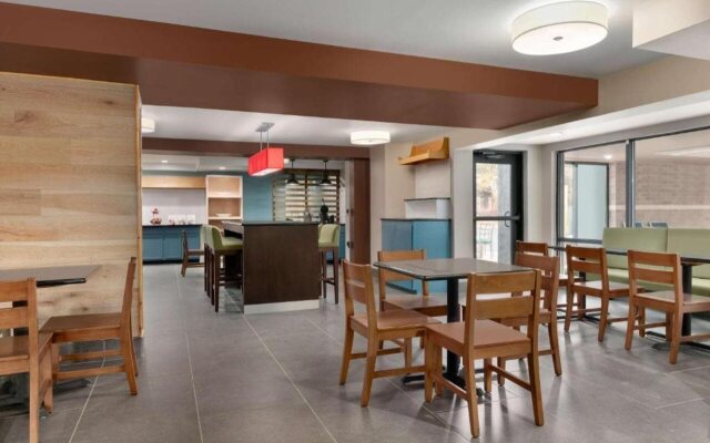 Country Inn & Suites by Radisson, Roanoke Rapids, NC