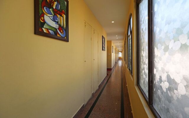 OYO 8600 Hotel Deepali Executive