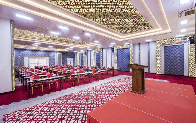Demonti Otel