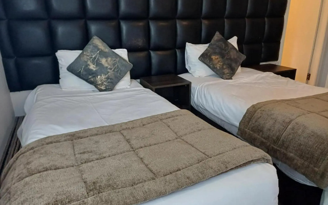 Kings Park Hotel