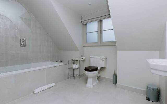 Hayward House Hot Tub Large Garden - From 1100 Per Night