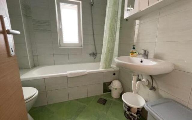 Petros Apartments Pag