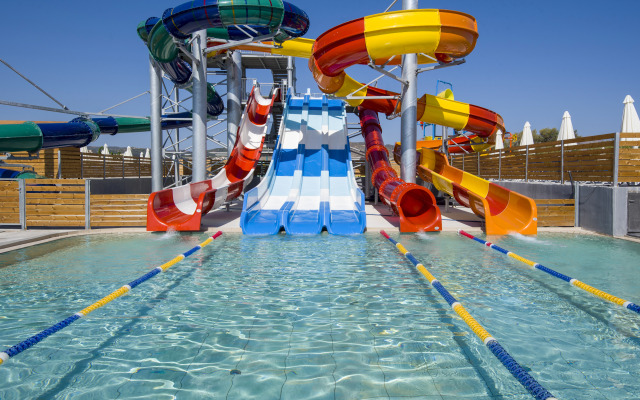 Selini Suites & Waterpark