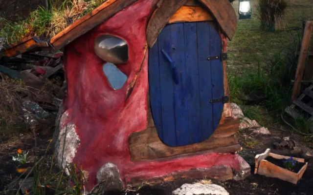 Hobbit House