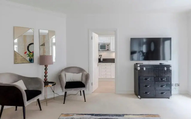 The Mayfair Muse - by Out of Office Lifestyle