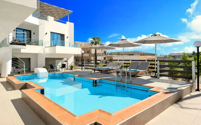 Pnoe Beachside Living