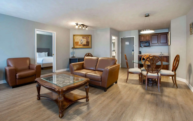 Days Inn & Suites by Wyndham Moncton