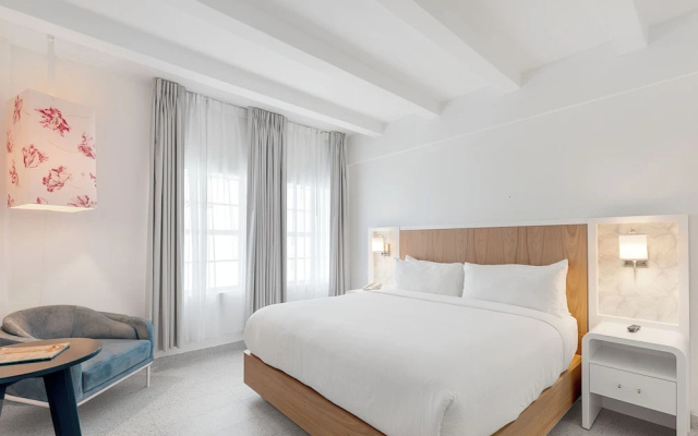 Townhouse Hotel