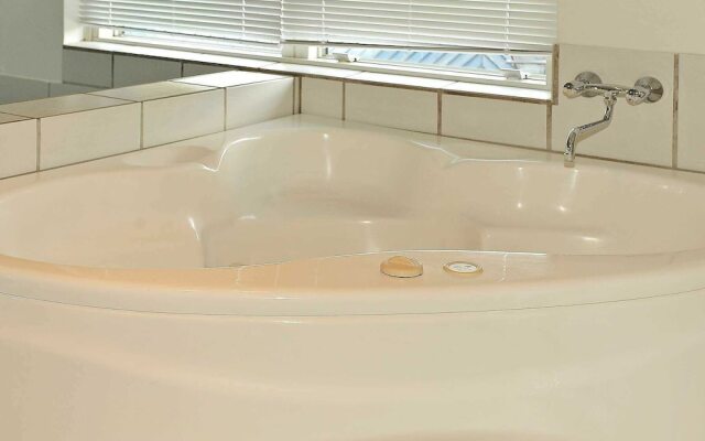 Cosy Holiday Home in Henne With Swimming Pool