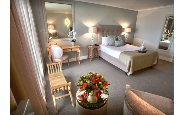 The Riverside Hotel