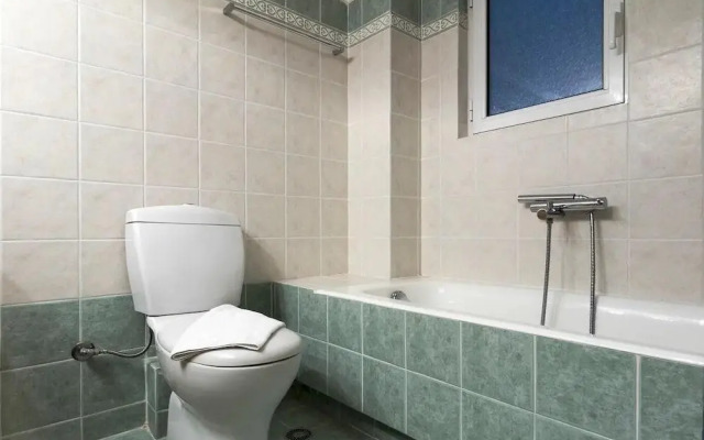 Spacious 2 Bedroom Apartment In Thessio