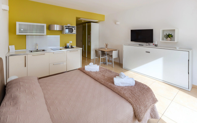 Zeus Residence Hotel