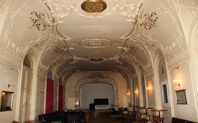 Baroque Hall