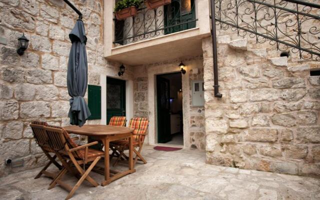 Apartments & Room Kartolina