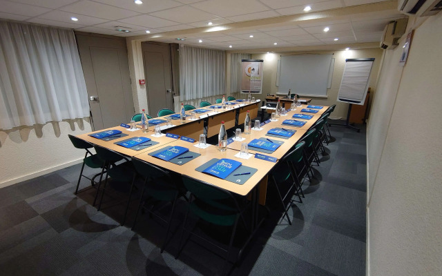 Campanile NATURE - Bordeaux Lac