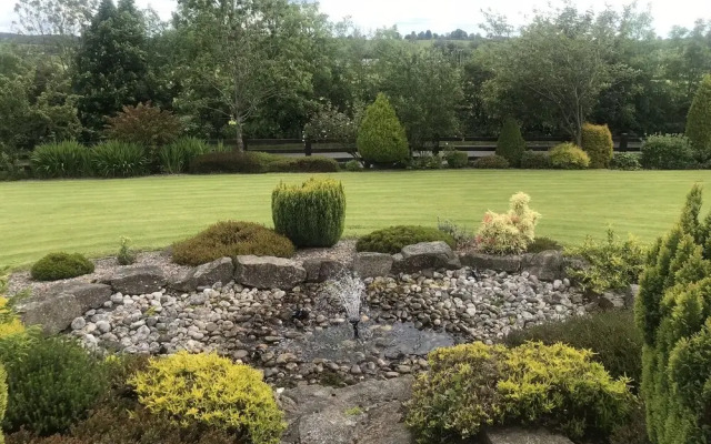 Dungannon 2 Bed Bungalow - Sleeps 5 - Pet Friendly