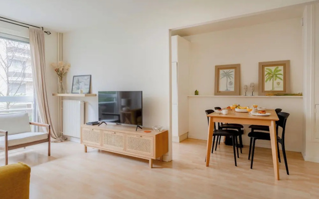 Paris Arsonval Design Residence