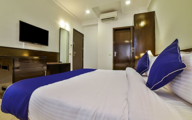 OYO Flagship 27068 The Sapphire Comfort Hotel