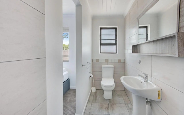 Spacious 4 bedroom hideout sanctuary with pool