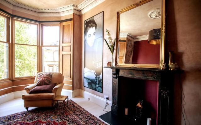 Lawrence Street Apartment