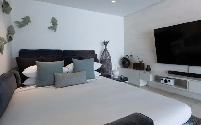 Syrah 3-bedroom Beachfront Villa in Koh Samui