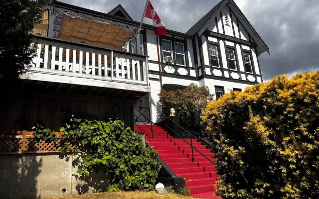 The Old Courthouse Inn