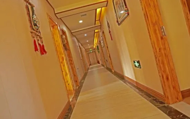 Xuexiang Lanxinmeng Movie Theme Hotel (Xueyun Street)