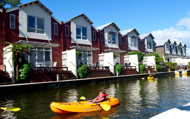 Twinlake Villas