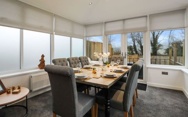 Plas Gwyn - Walk to Beach Parking Enclosed Garden
