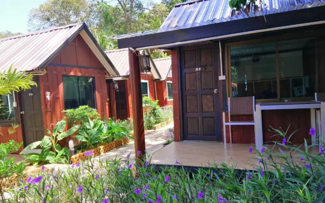 Phi Phi Long Beach Bungalow  Had Yao