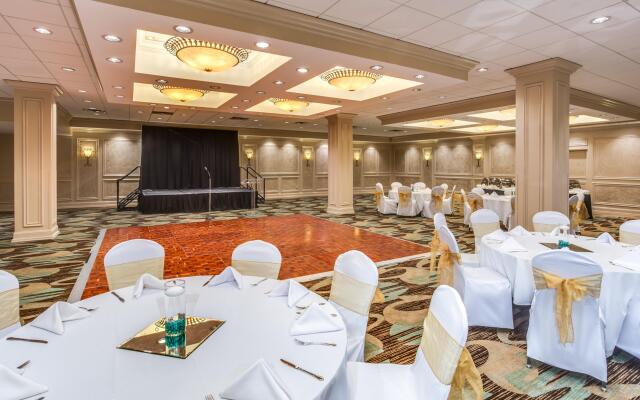 Crowne Plaza Executive Center Baton Rouge by IHG