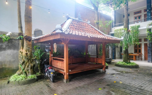 OYO 594 Joglo Manggisan Syariah