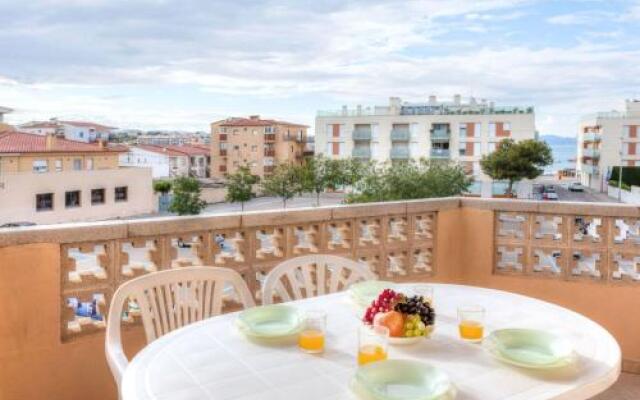 Apartment Policar