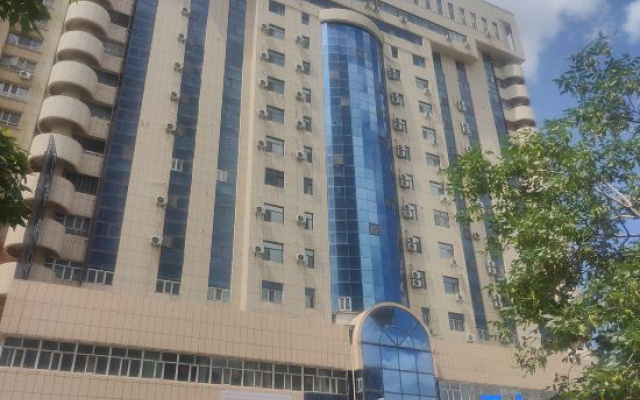 Ji Hotel Urumqi People's Square North Gate Metro Station