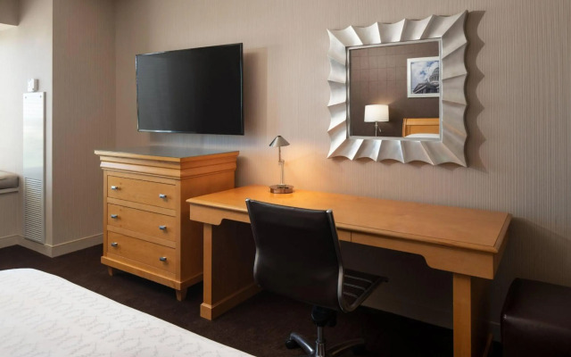 Sheraton Grand Sacramento Hotel