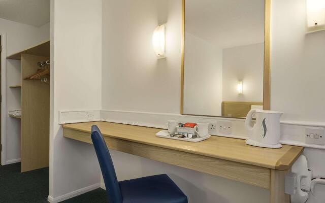 Days Inn By Wyndham Fleet M3