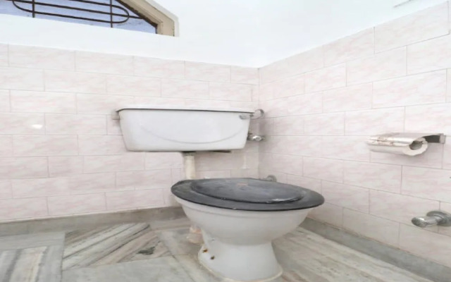 Hotel Amrit By OYO Rooms