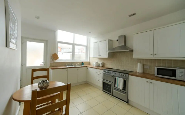 The Bells HOT TUB on Private Terrace Apartments