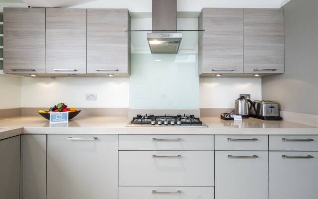 The Stunning Kenway Road House - AJE