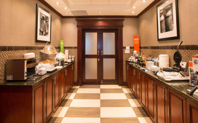 Hampton Inn by Hilton Toronto-Mississauga West