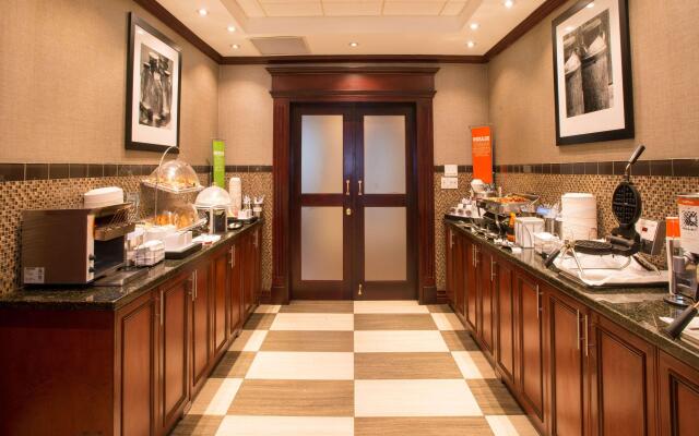Hampton Inn by Hilton Toronto-Mississauga West