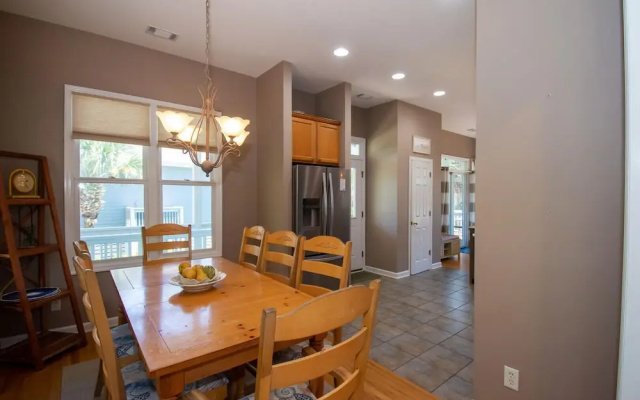 Lovely Canal Front Home w/ Dock